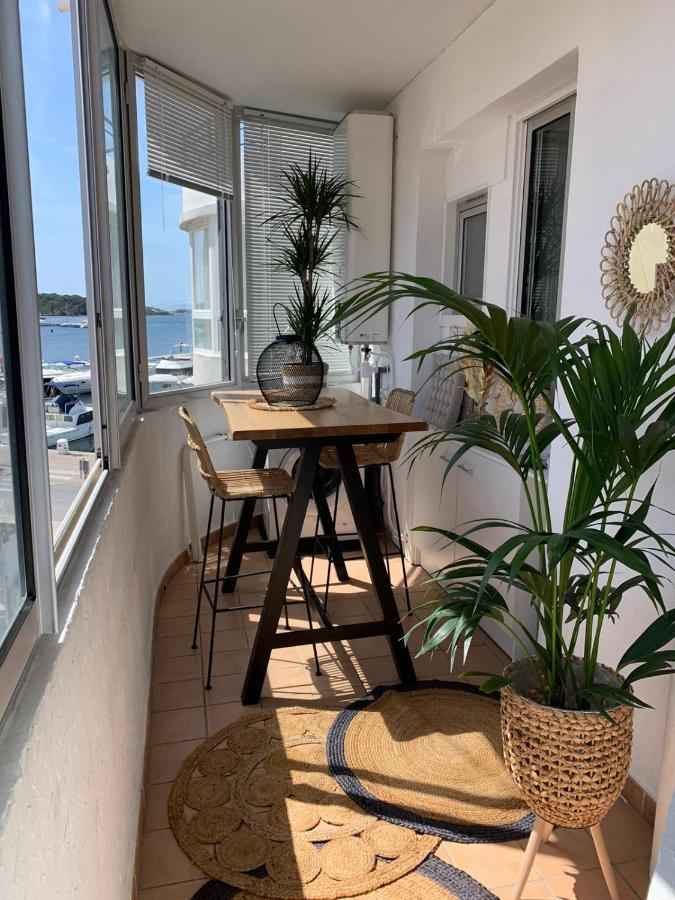 Bel Appartement Sur Le Port Du Brusc Avec Sa Place De Parking Privative. Сис-Фур-Ле-Пляж Экстерьер фото
